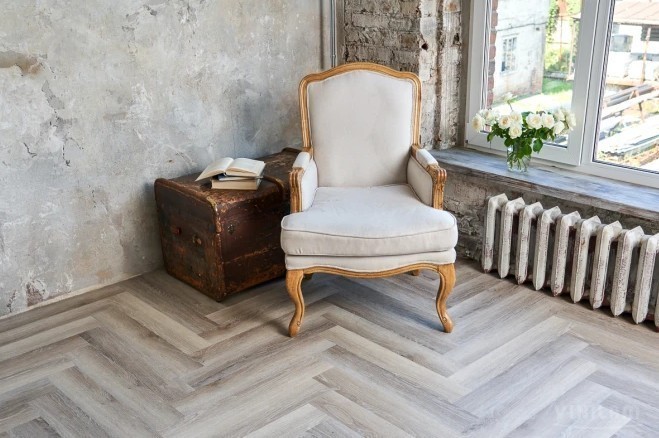 Плюсы и минусы винилового напольного покрытия в интерьере