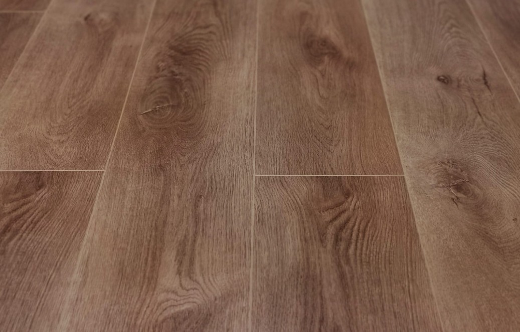 Какое покрытие можно положить на ступени лестницы в доме