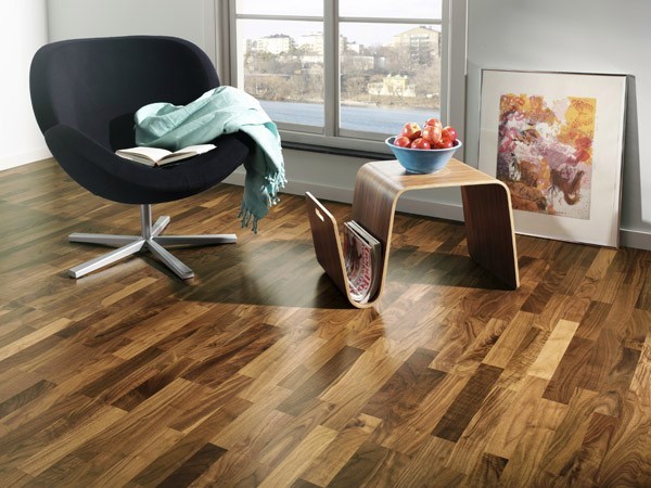 покрытие Орех американский в гостиной