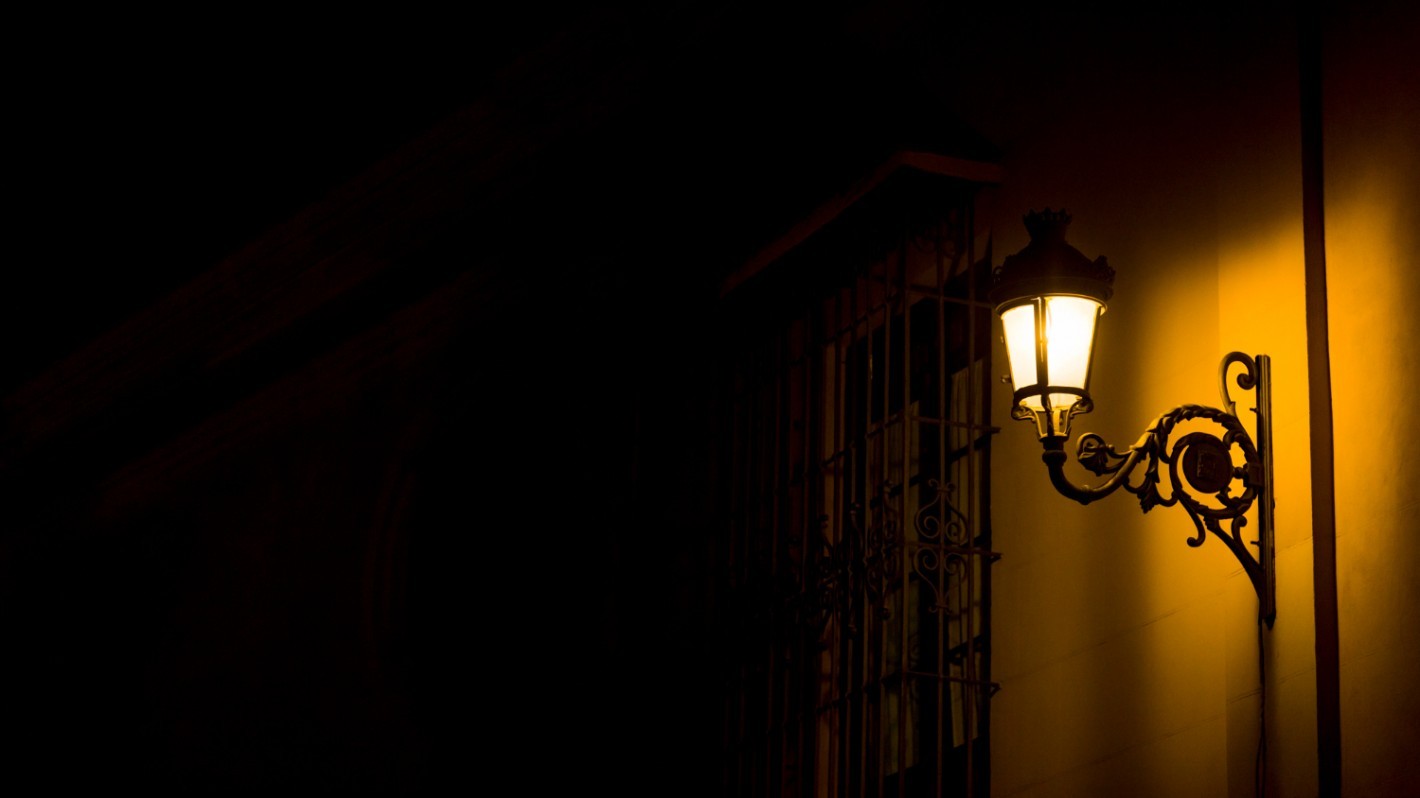 Классический вариант уличного светильника