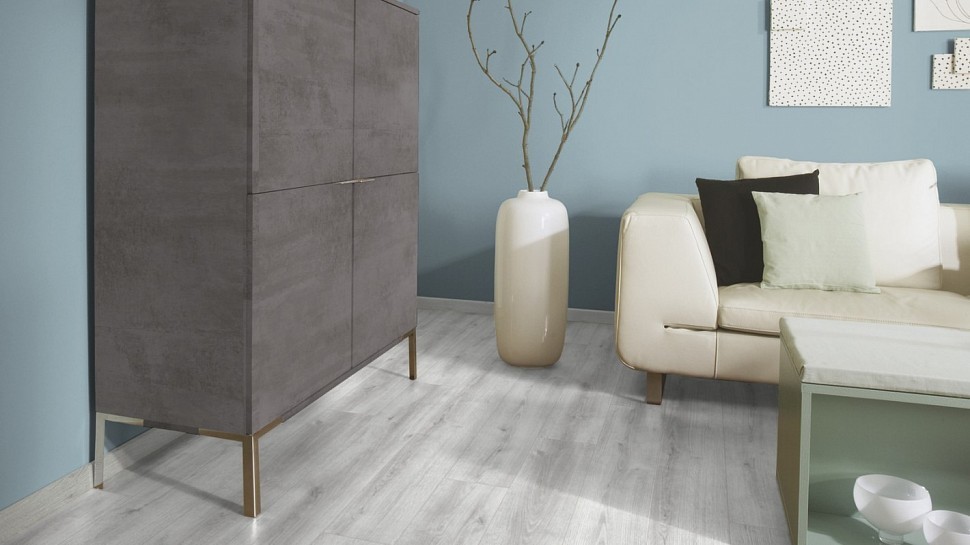 Ламинат Kaindl Дуб БЕТОН К4422 RI 1 - полосный Ламинат Kaindl Дуб БЕТОН К4422 RI 1 - полосный