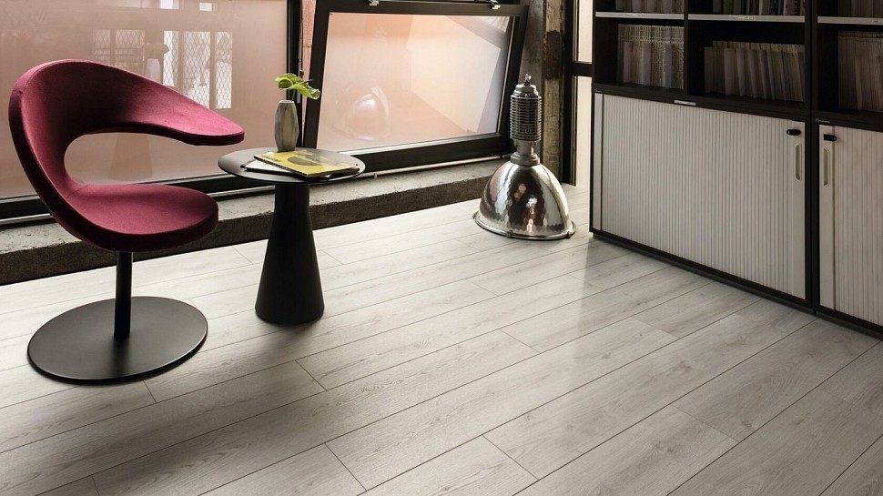 Ламинат Kaindl Дуб Дилайт K4419 RI 1-полосный