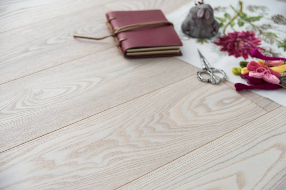 LOTUS Ясень Стандарт (шип-паз) LOTUS Ясень Стандарт (шип-паз)