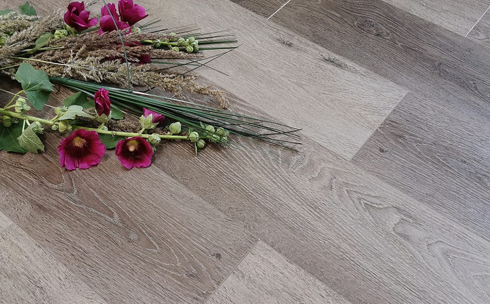 Ламинат SPC Дуб Брауни коричневый Ламинат SPC Дуб Брауни коричневый